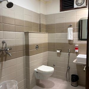 6-Bed Mixed Dormitory Room